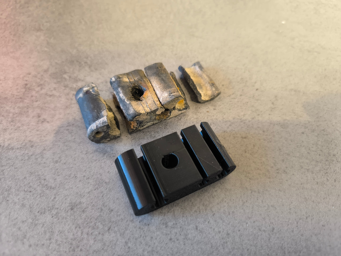 Kraftstoffleitung Befestigung (groß) Audi B3 B4 B5 C3 C4 895201245